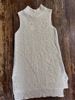 Sleeveless Knit Turtleneck Tunic in Light Beige